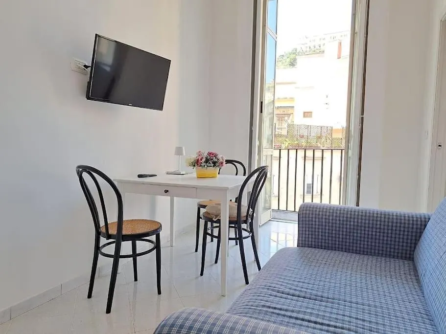 Appartamento Cuore Di Napoli 2 0*, Naples Italy