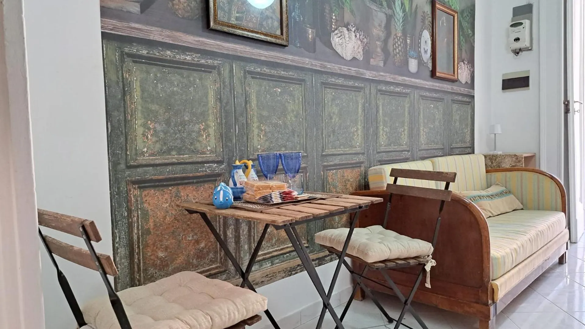 Appartamento Cuore Di Napoli 2 0*, Naples Italy